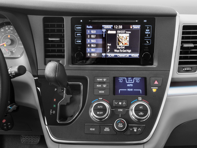 2016 Toyota Sienna LE