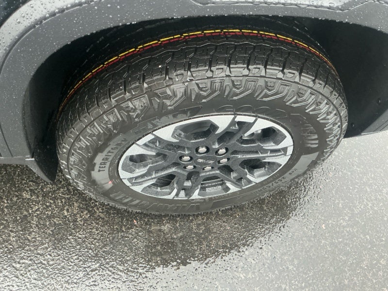 2027 GMC Acadia AT4