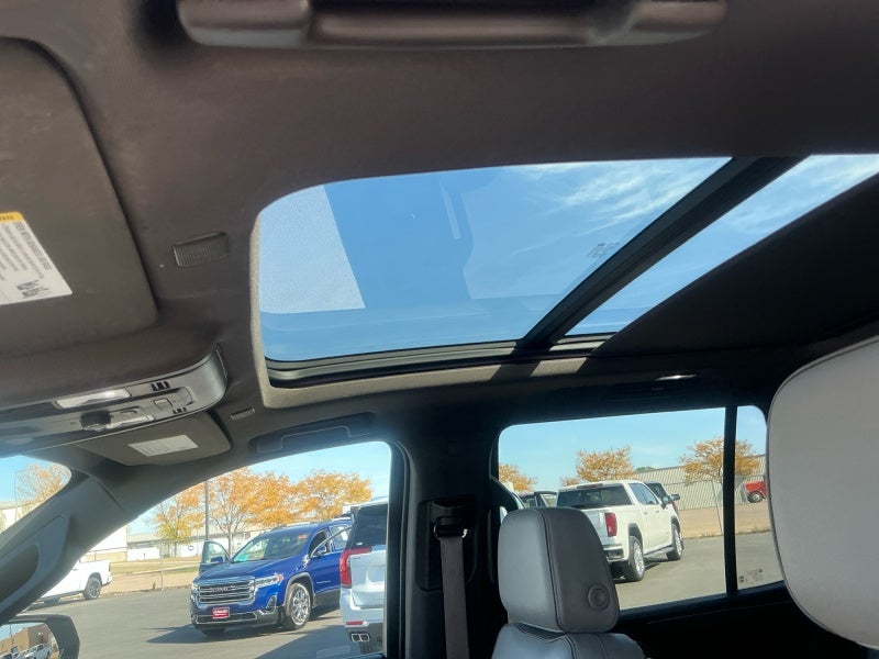 2023 GMC Yukon SLT