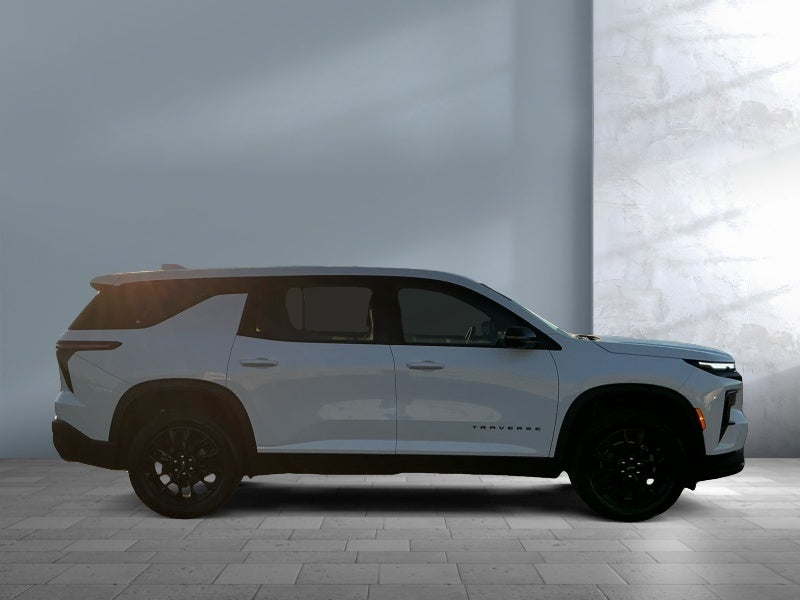 2024 Chevrolet Traverse LS