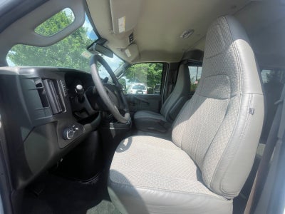 2024 Chevrolet Express Passenger 3500 1LT