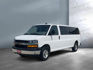 2024 Chevrolet Express Passenger 3500 1LT