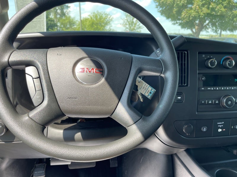 2025 GMC Savana Cutaway 3500 1WT