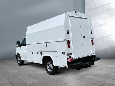 2025 GMC Savana Cutaway 3500 1WT