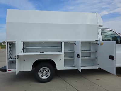 2025 Chevrolet Express Cutaway 3500 1WT