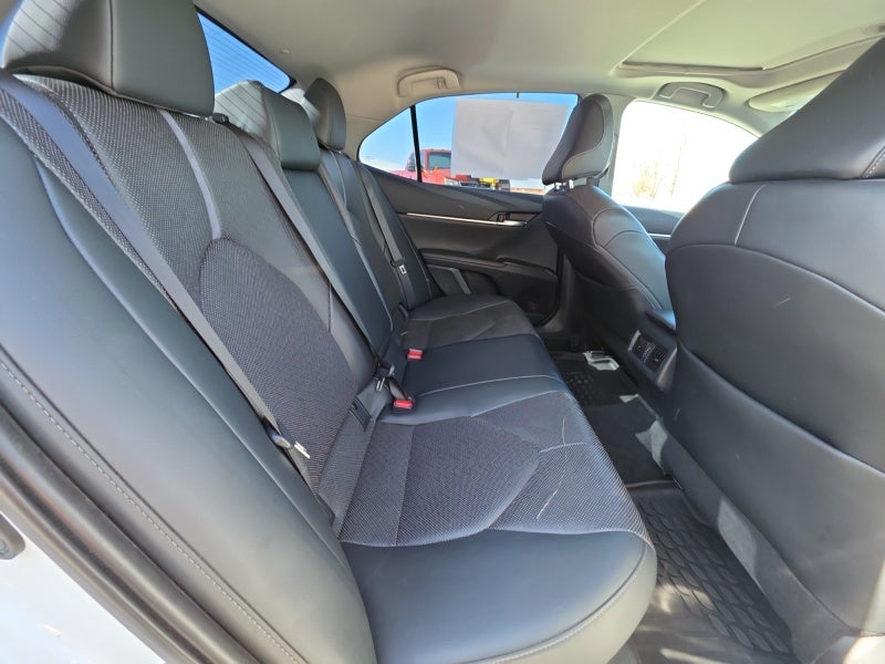 2022 Toyota Camry Hybrid XLE