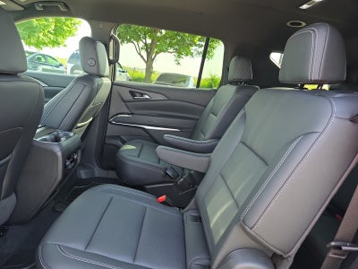 2025 Chevrolet Traverse AWD LT