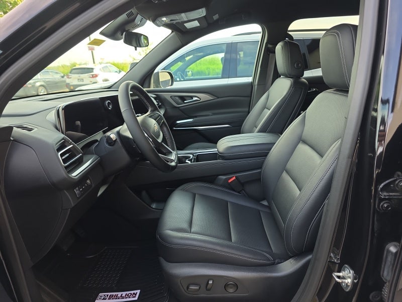 2025 Chevrolet Traverse AWD LT