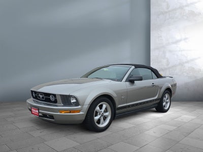 2008 Ford Mustang Deluxe