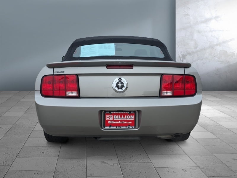 2008 Ford Mustang Deluxe