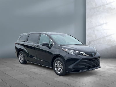 2025 Toyota Sienna LE