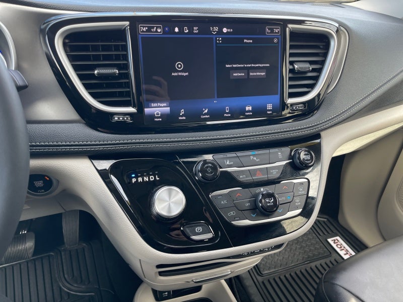 2023 Chrysler Pacifica Hybrid Touring L