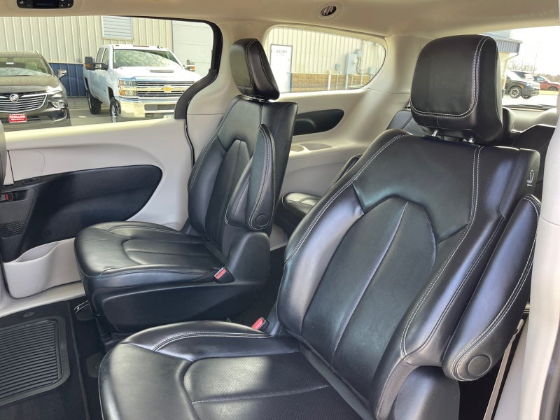 2023 Chrysler Pacifica Hybrid Touring L