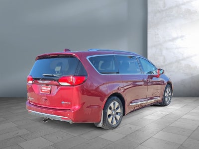 2017 Chrysler Pacifica Hybrid Platinum