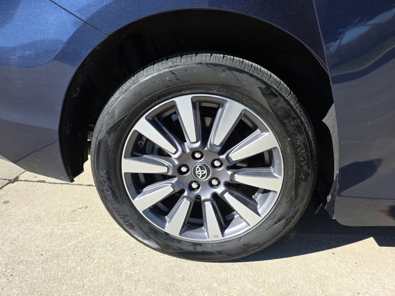 2018 Toyota Sienna XLE