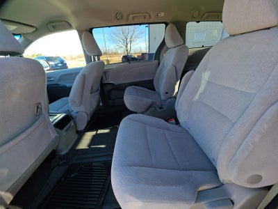 2016 Toyota Sienna LE