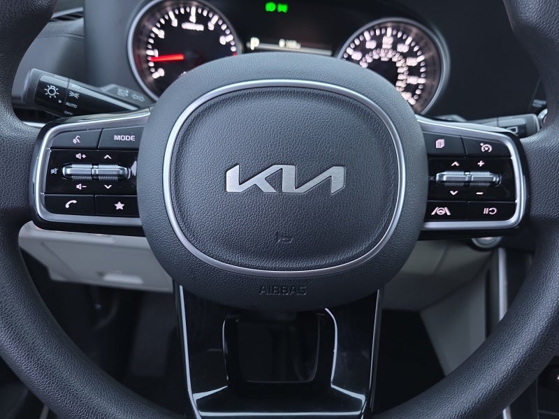 2022 Kia Carnival LX