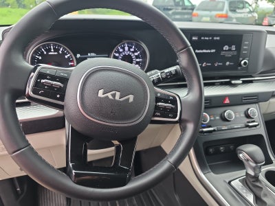 2023 Kia Carnival LX