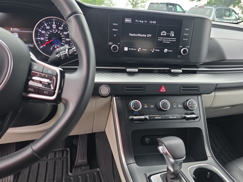 2023 Kia Carnival LX