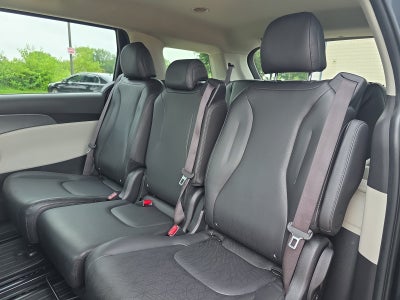 2023 Kia Carnival LX