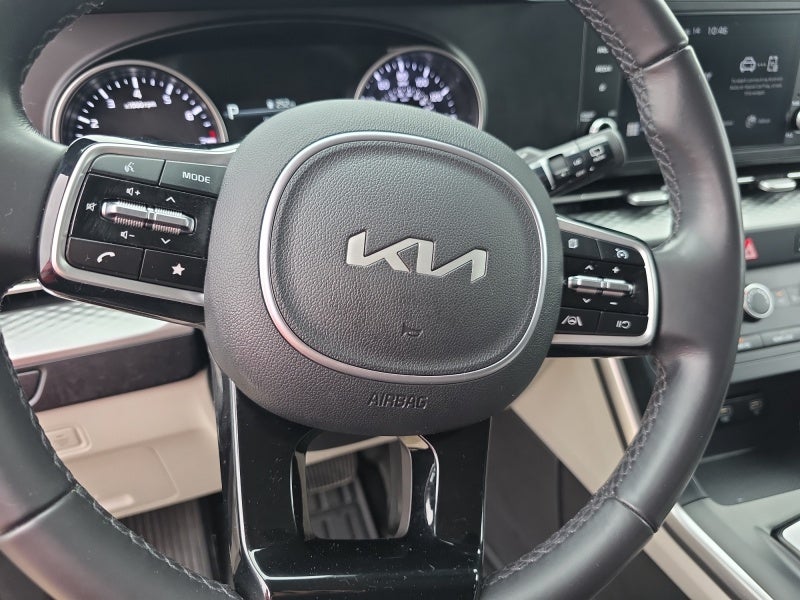 2023 Kia Carnival LX