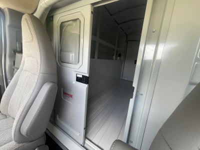 2025 GMC Savana Cutaway 3500 1WT