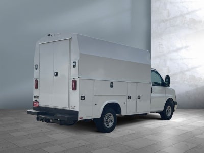 2025 GMC Savana Cutaway 3500 1WT