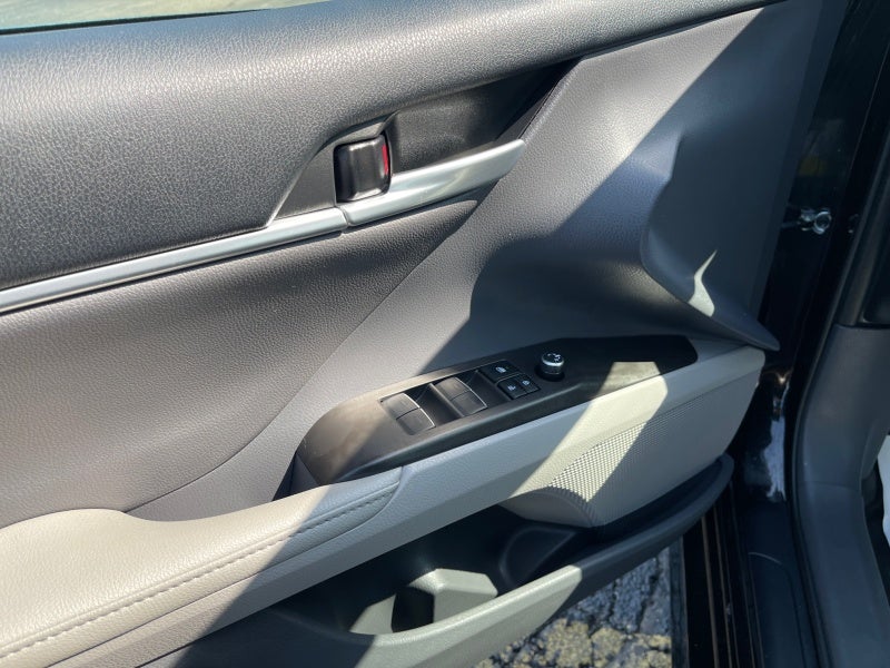 2023 Toyota Camry Hybrid XLE