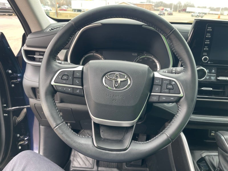 2022 Toyota Highlander Hybrid XLE