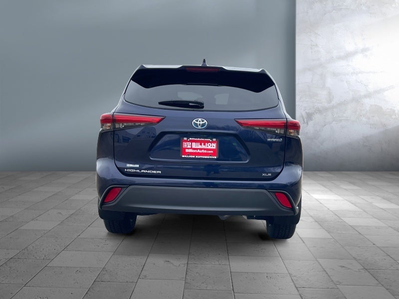 2022 Toyota Highlander Hybrid XLE