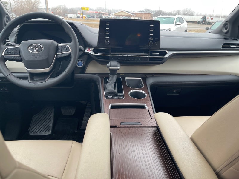 2024 Toyota Sienna XLE