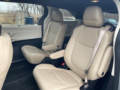 2024 Toyota Sienna XLE