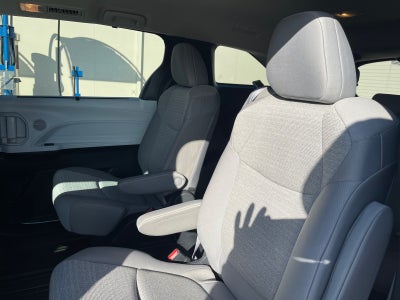 2025 Toyota Sienna LE