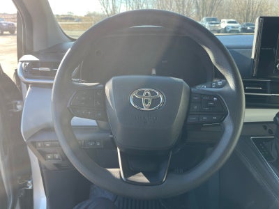 2025 Toyota Sienna LE