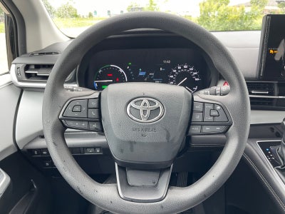 2025 Toyota Sienna LE