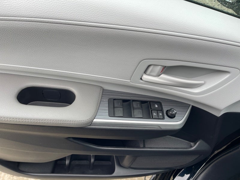 2025 Toyota Sienna LE