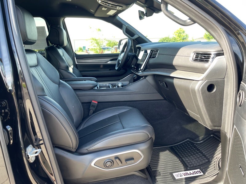 2024 Jeep Wagoneer L Series III - Photo 16