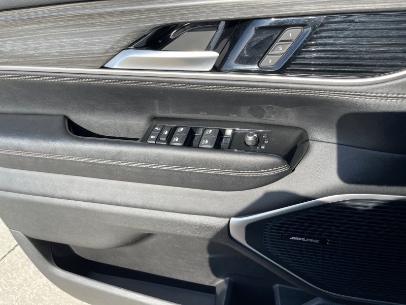 2024 Jeep Wagoneer L Series III - Photo 21