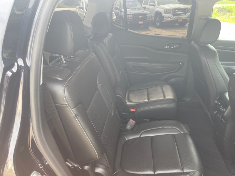 2021 GMC Acadia SLT