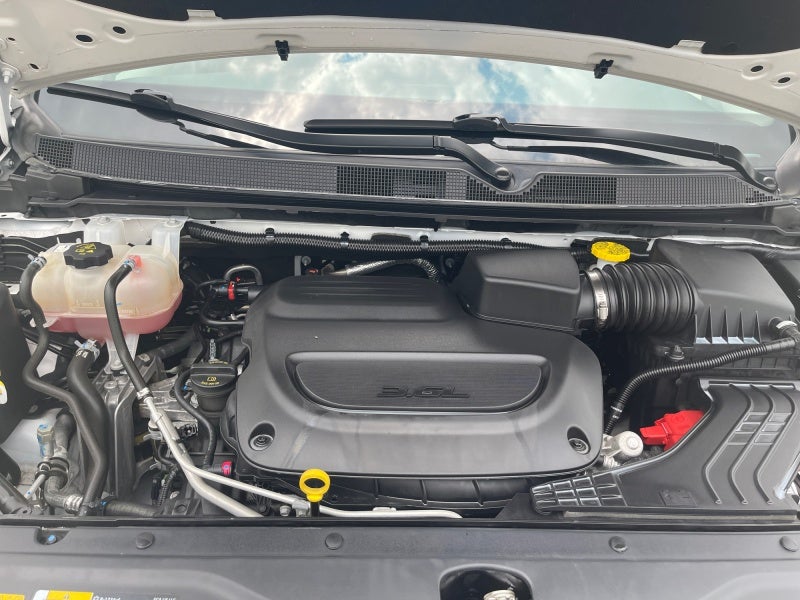 2024 Chrysler Voyager LX