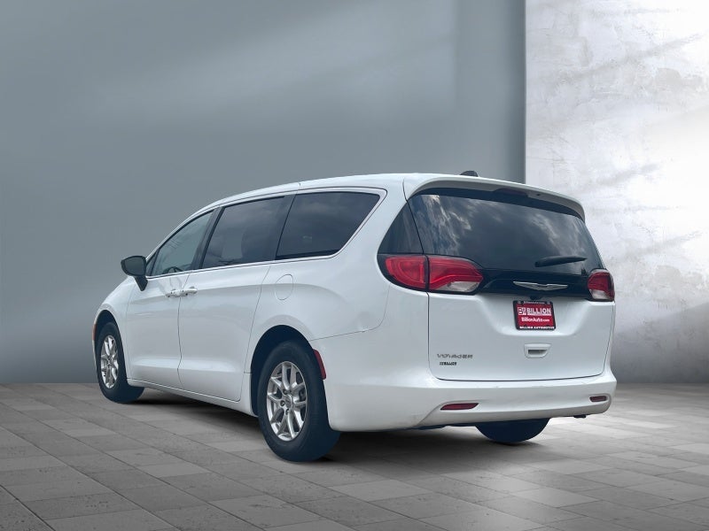 2024 Chrysler Voyager LX