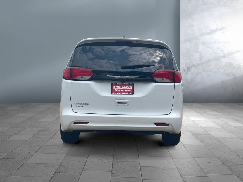 2024 Chrysler Voyager LX
