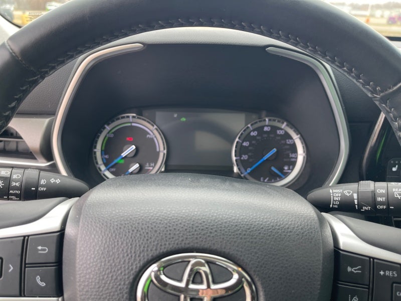2022 Toyota Highlander Hybrid XLE