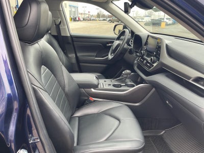 2022 Toyota Highlander Hybrid XLE