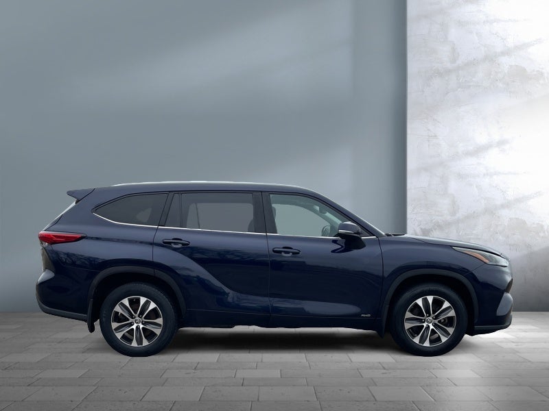 2022 Toyota Highlander Hybrid XLE