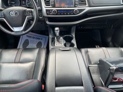 2019 Toyota Highlander SE