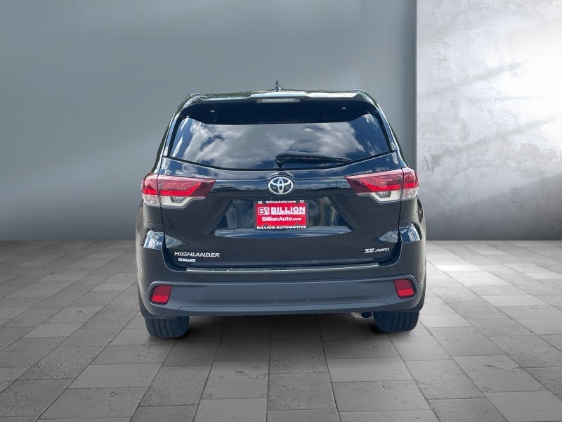 2019 Toyota Highlander SE