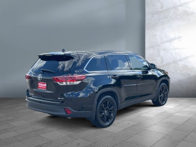 2019 Toyota Highlander SE