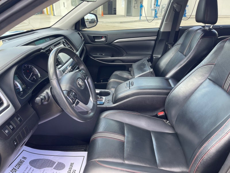 2019 Toyota Highlander SE