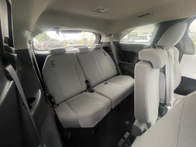 2025 Toyota Sienna LE
